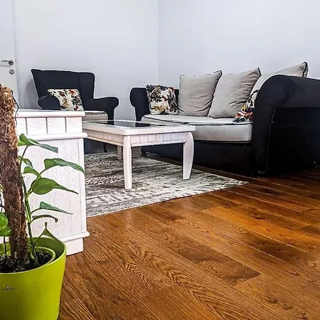 Jasna's Old Town * 波德戈里察